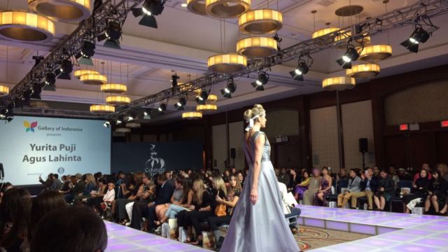 Model Runway 14 Model Runway 14